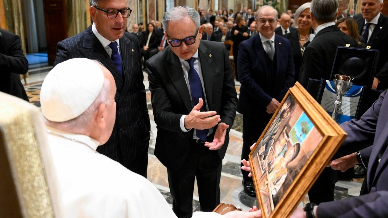 Papa, con los artesanos