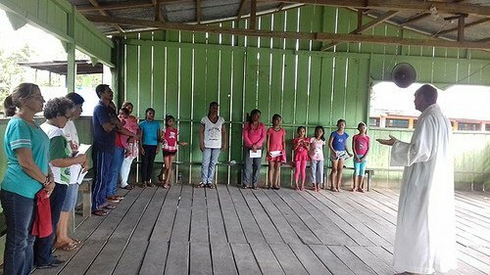 César Caro, en la Amazonía peruana