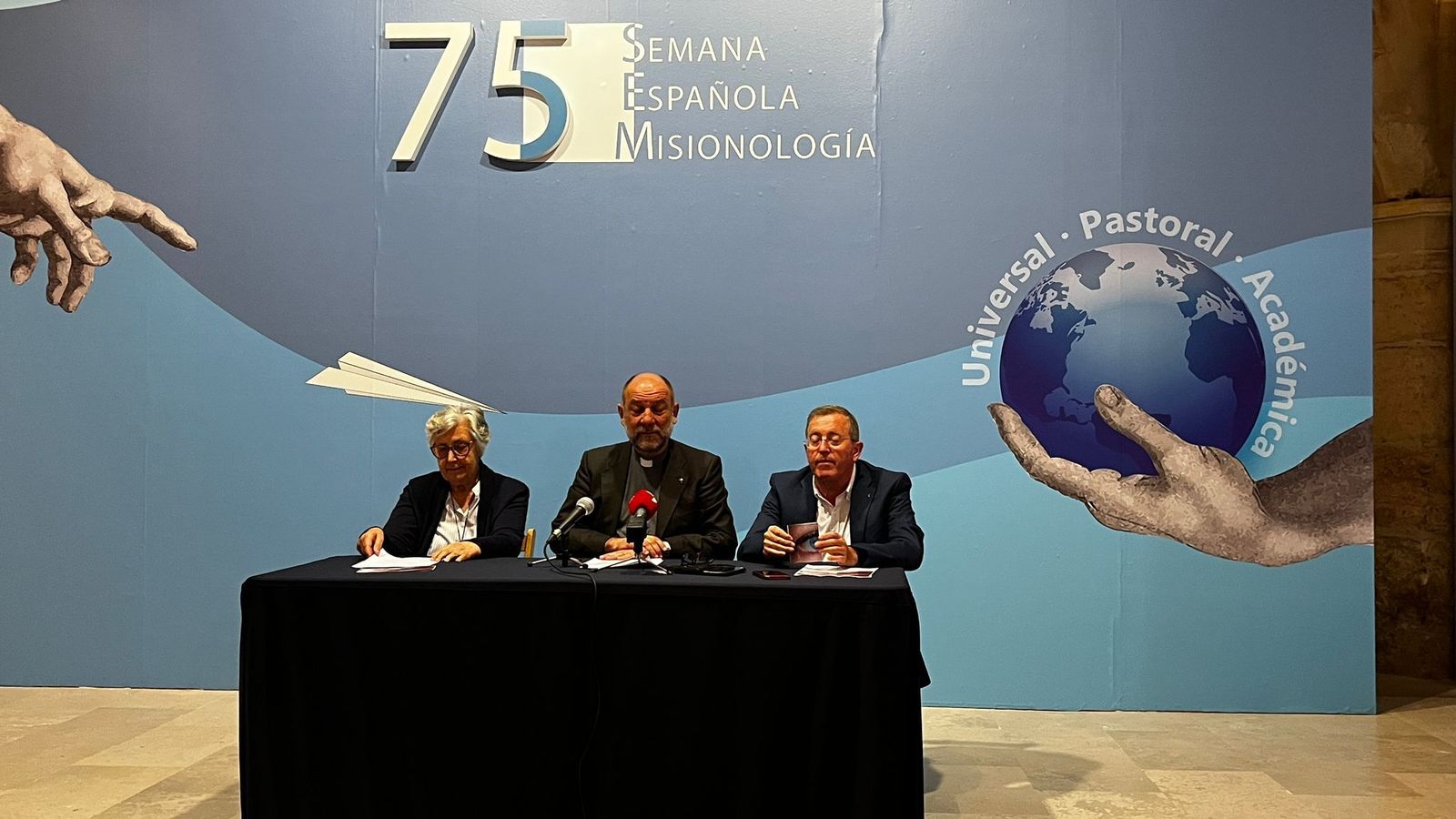 Pilar Serrano, misionera franciscana; Calderón y José Luis barriocanal, decano de la Facultad de Burgos