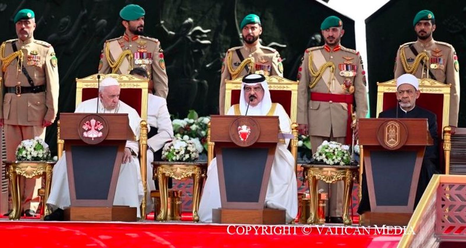 Los líderes religiosos y el rey de Bahrein