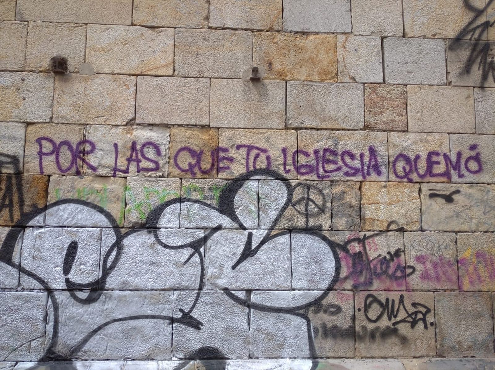 GRAFITTIS 10 DEL 8M 2021