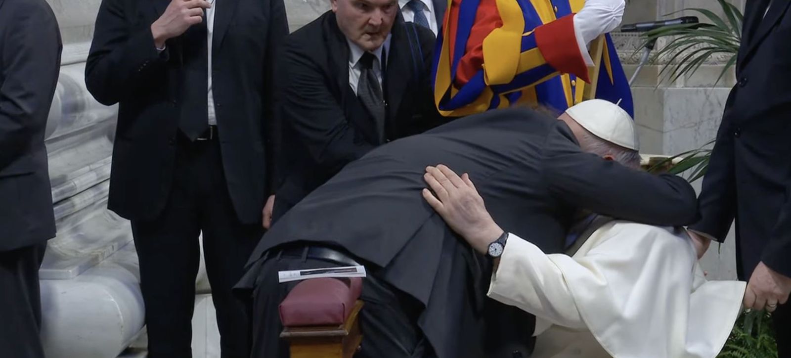 El abrazo de Milei y el Papa Francisco