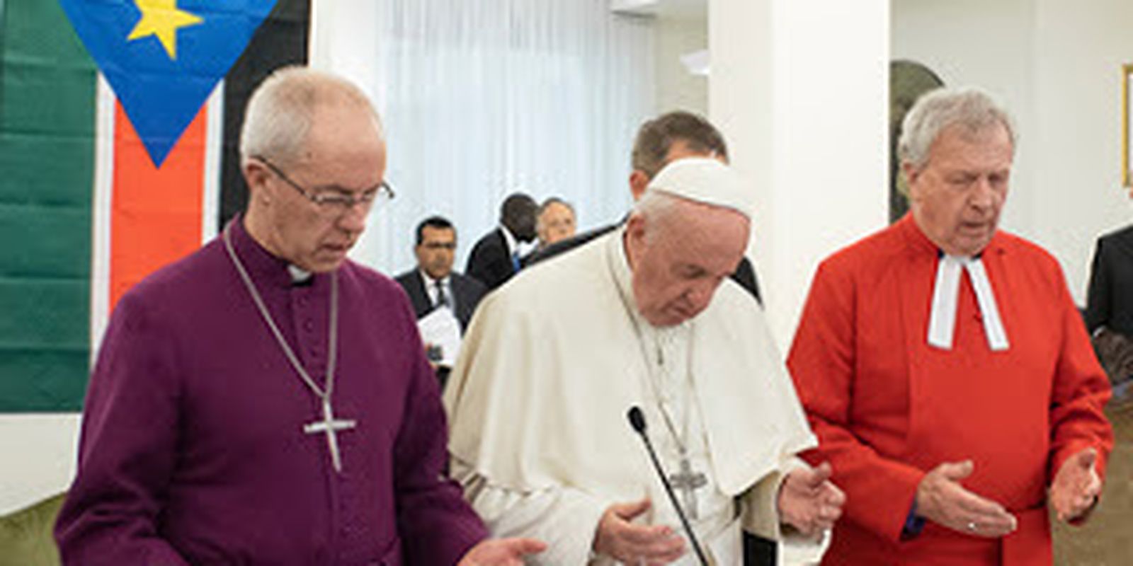 Welby, el Papa Francisco y Chalmers, rezando por Sudán del Sur