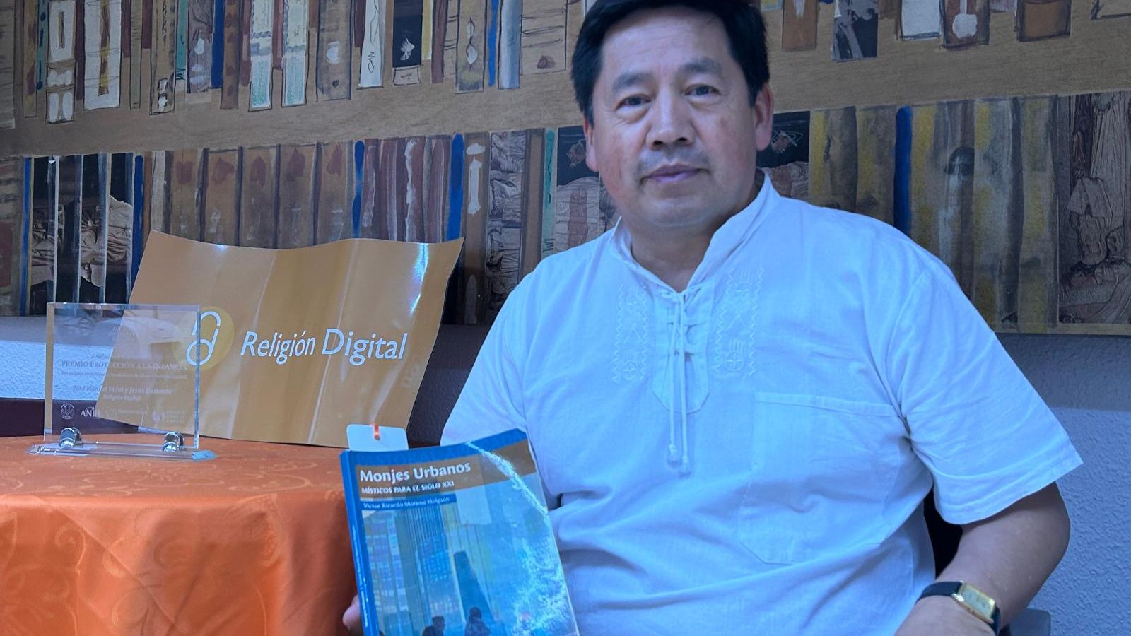 El sacerdote Víctor Moreno, autor del libro 'Monjes Urbanos'