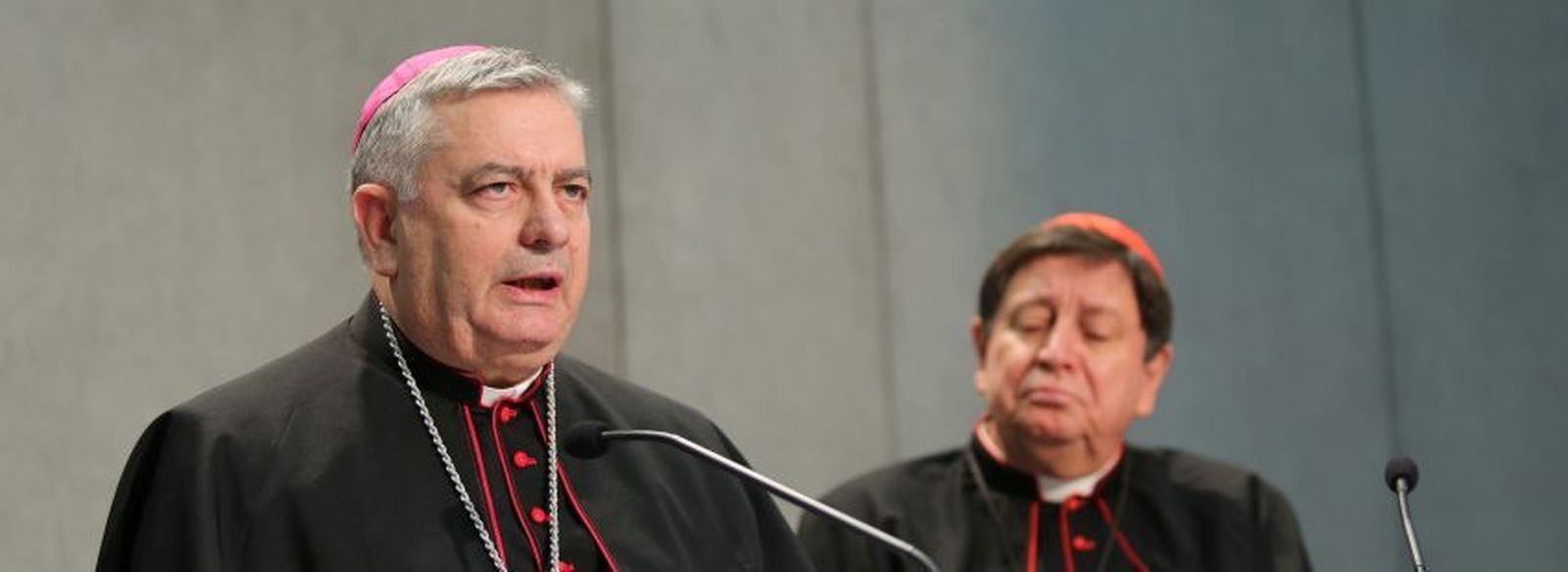 El Cardenal Prefecto, João Braz de Aviz, y el Secretario, Monseñor José Rodríguez Carballo