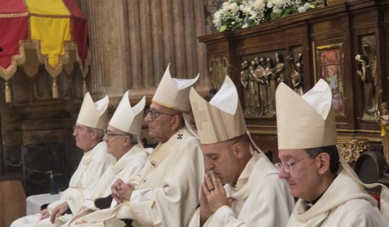 Miembros del episcopado catalán, en la Mercè.