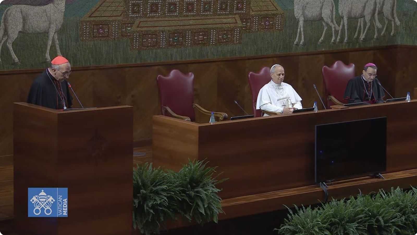 Saludo del cardenal Reina al Papa en la Lateranense