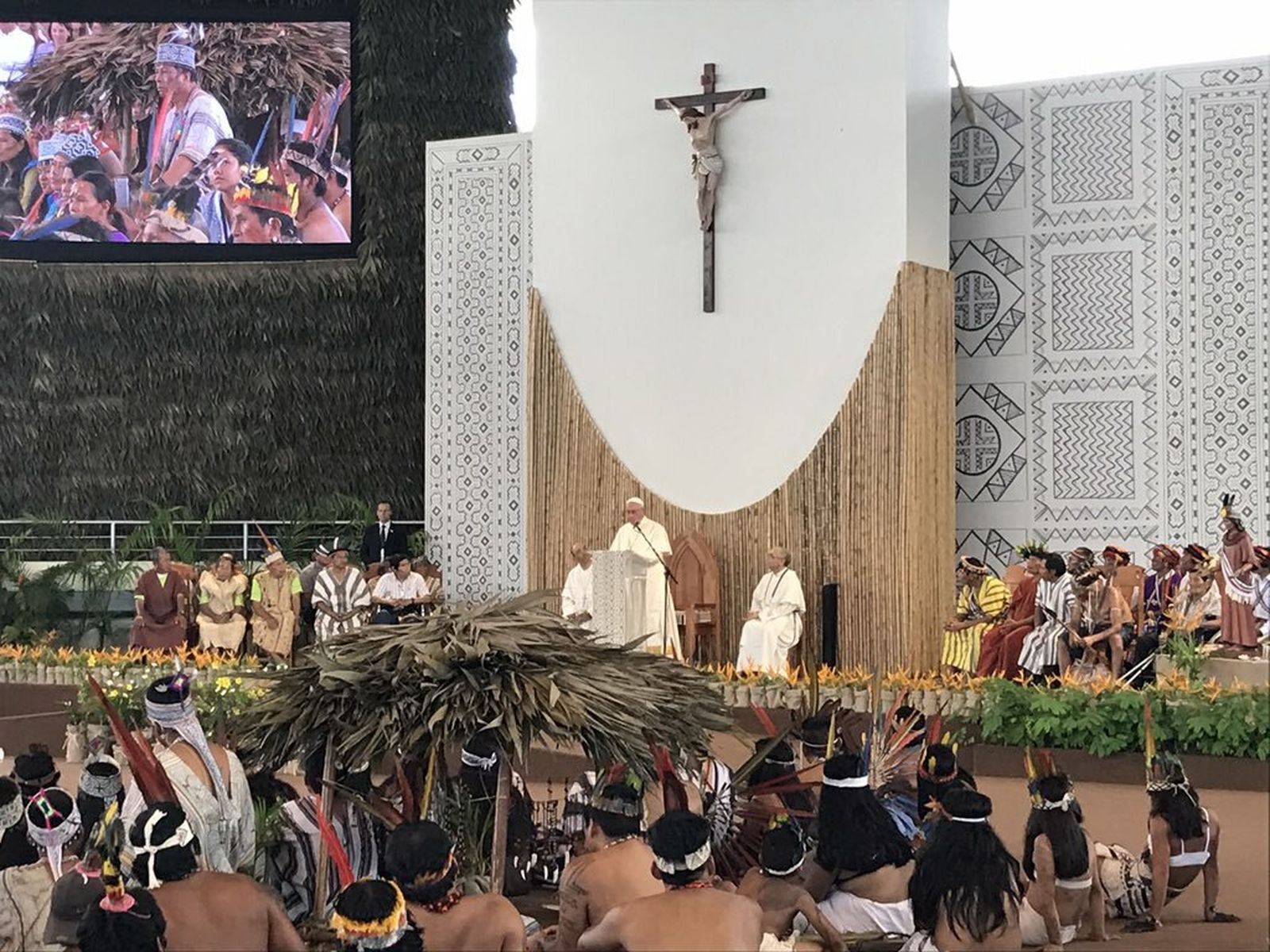 El Papa, con los pueblos de la Amazonía