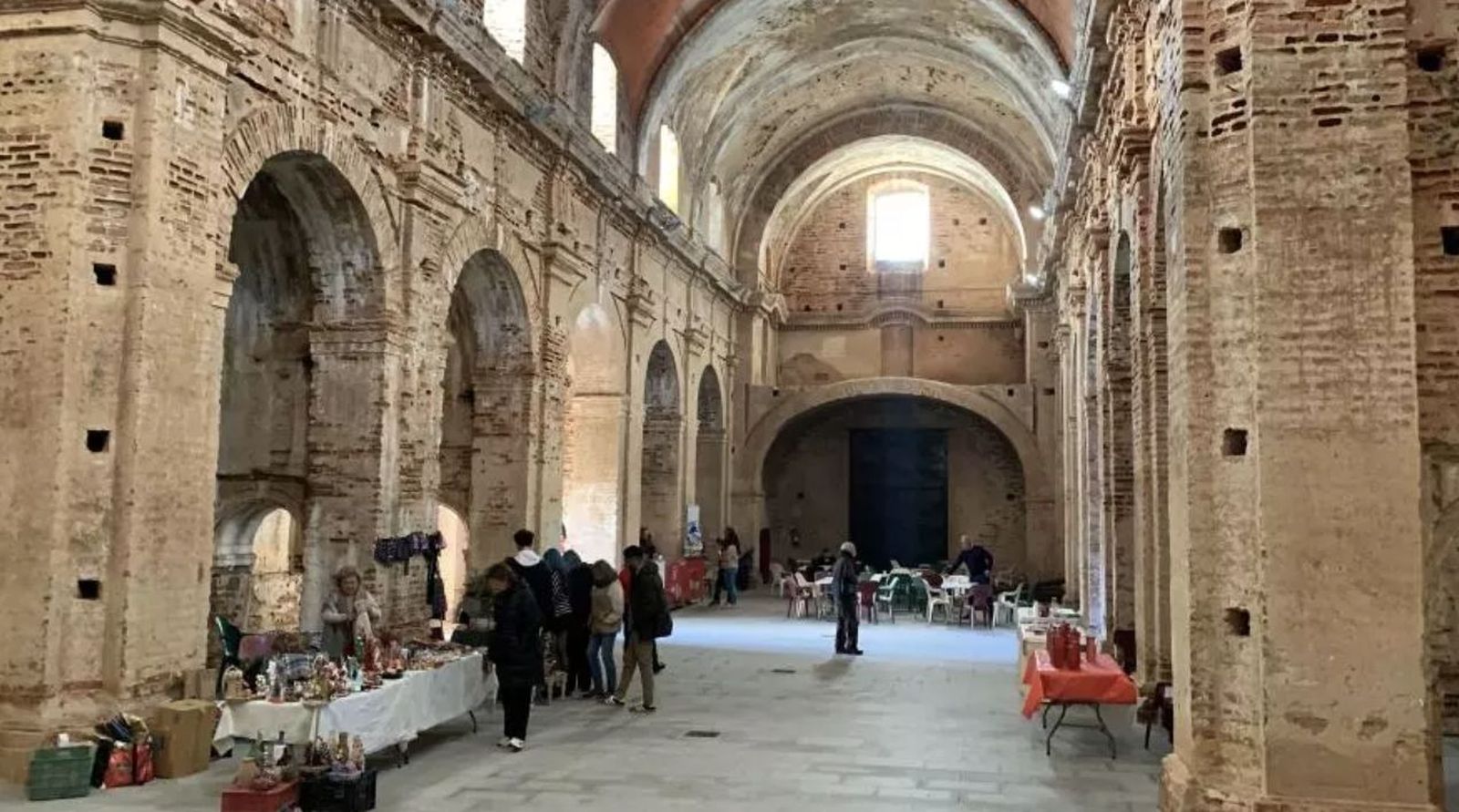 El templo inacabado de Castaño del Robledo. Huelva.
