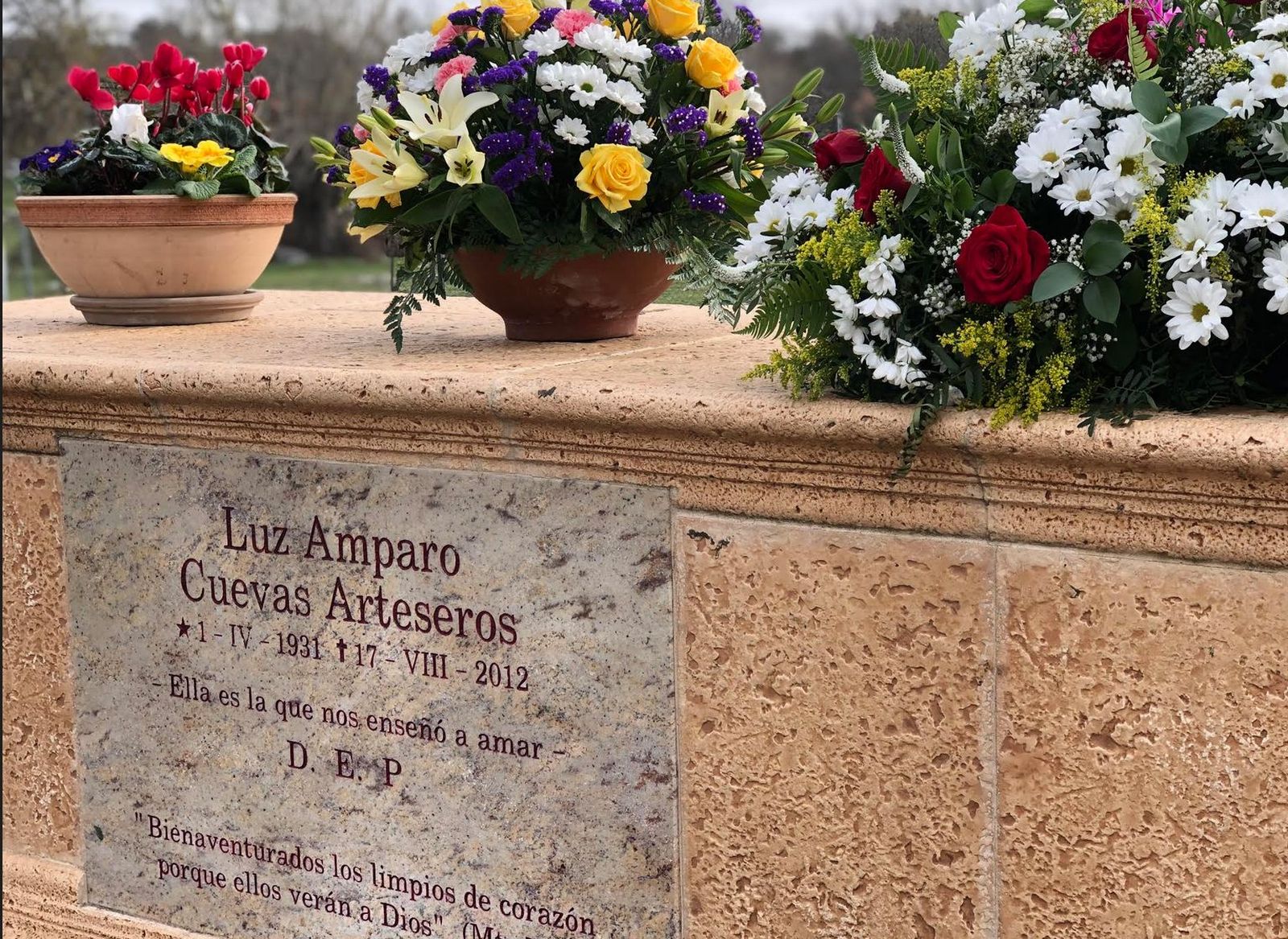 Sepultura de Luz Amparo