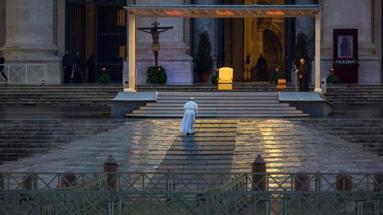 Papa Francisco en la bendición Urbi et Orbi de 2020