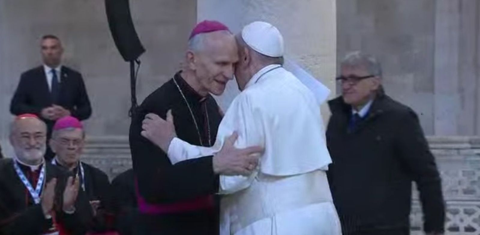 El Papa y monseñor Defarges