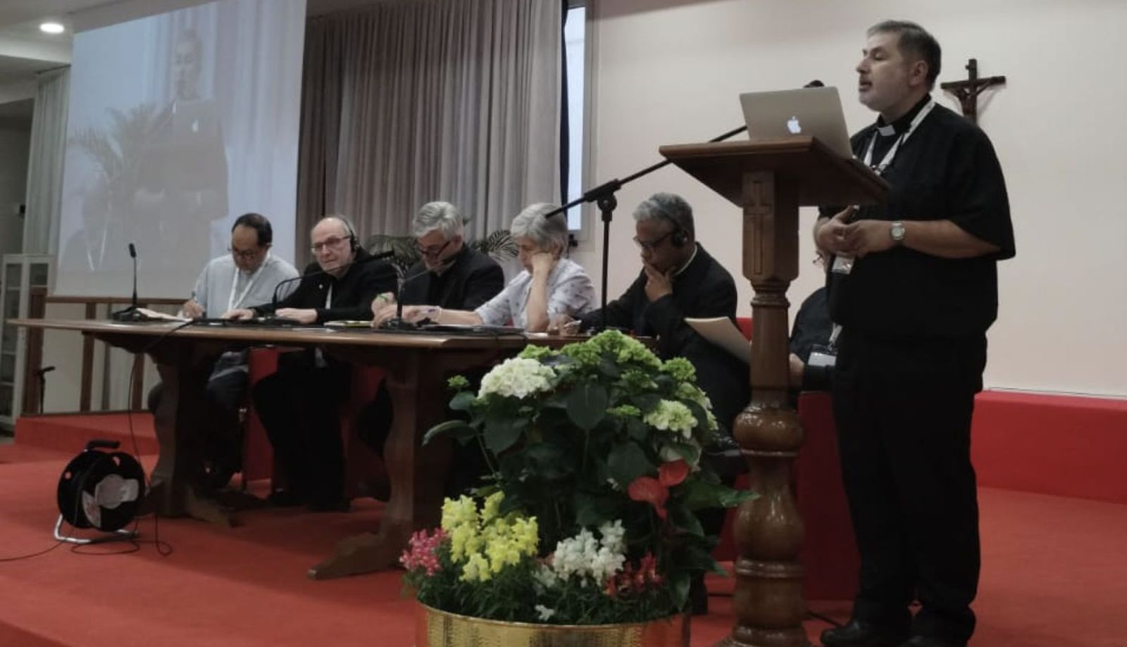 Padre Pancho y los párrocos sinodales