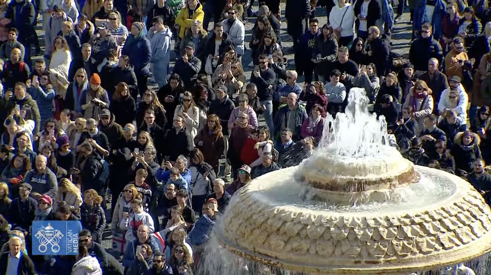 Los peregrinos, durante el ángelus