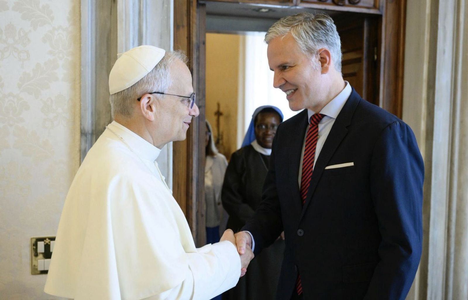 León XIV y Juan Carlos Cruz