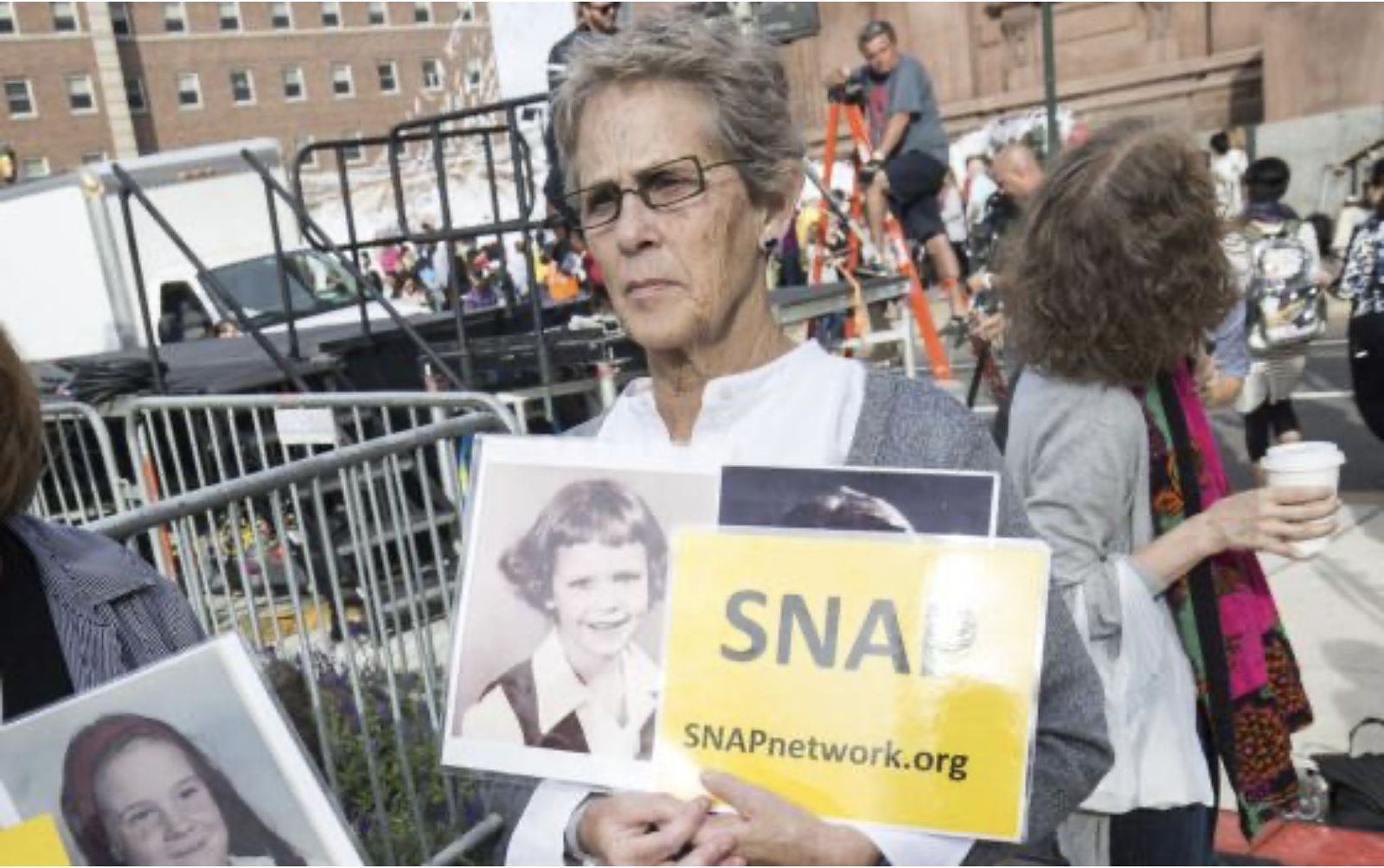 Protesta de la organización antiabusos SNAP