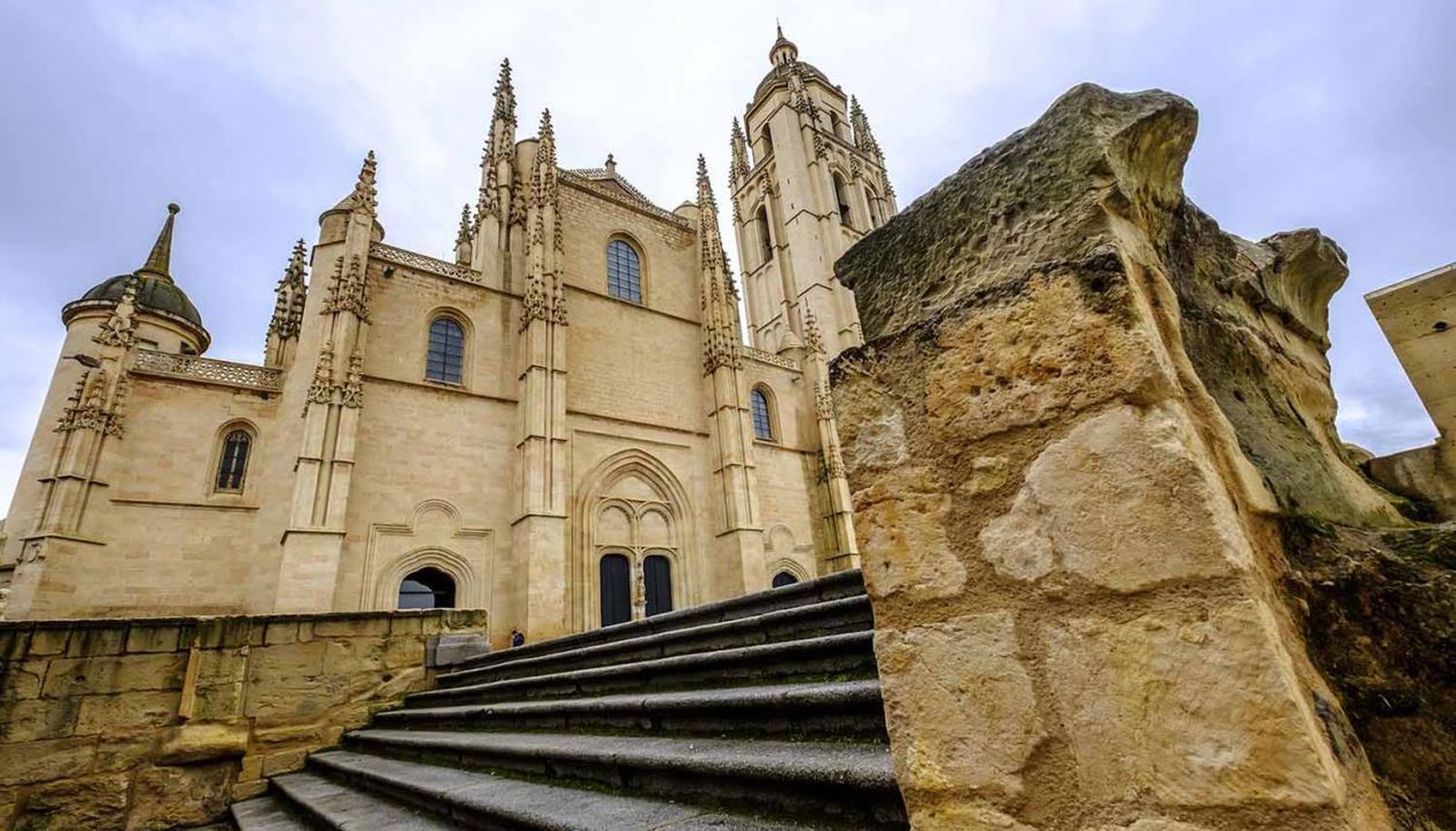 Segovia: la 'dama' de las catedrales