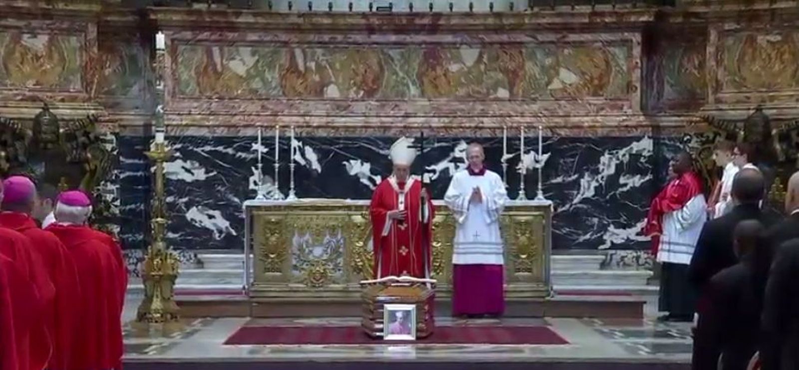 El Papa en el funeral de monseñor Kalenga