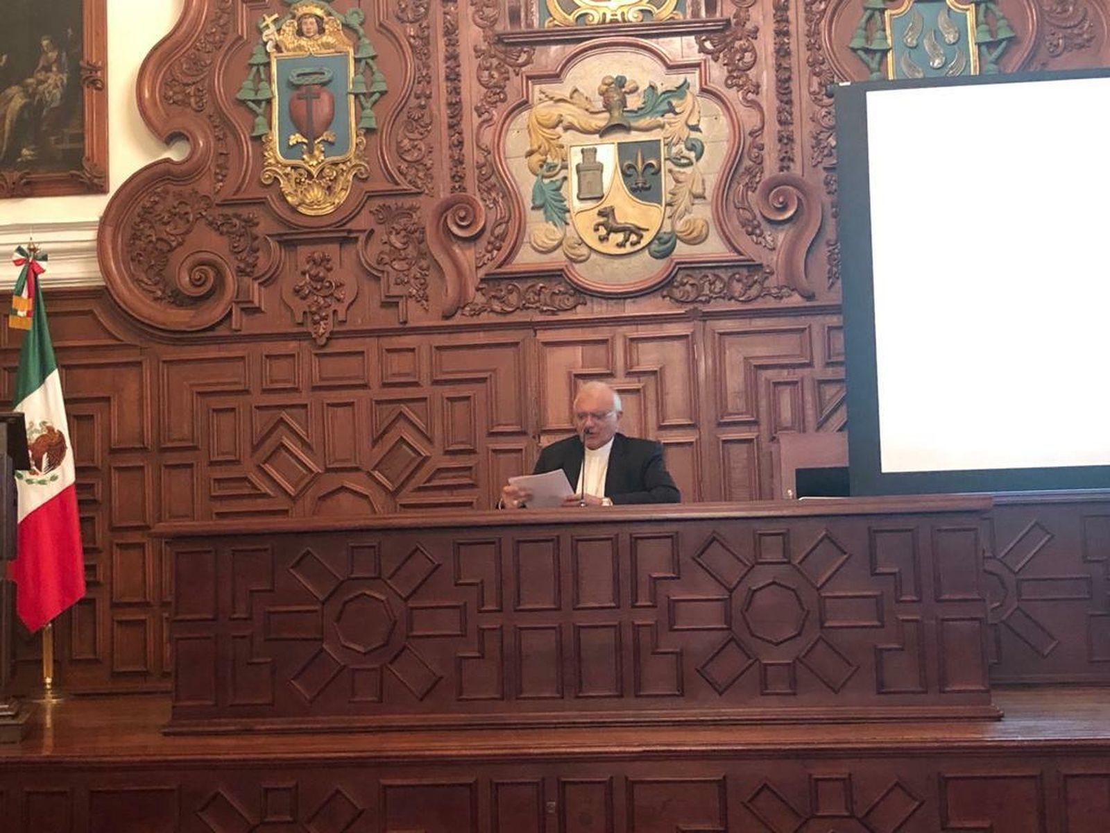 El cardenal Porras, en Puebla