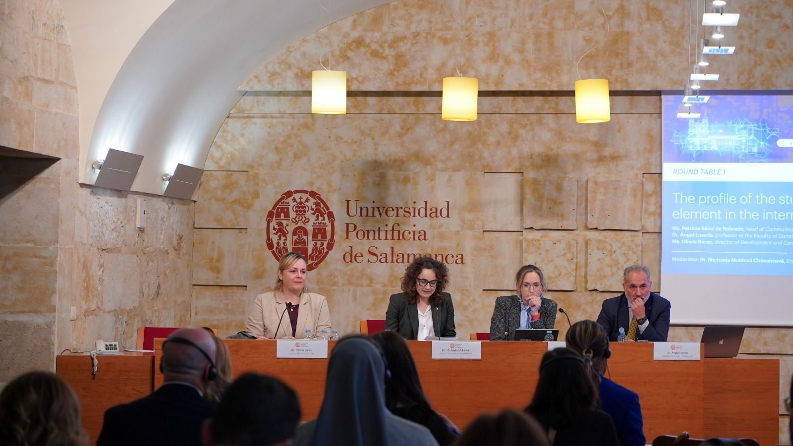 Mesa redonda en el congreso de dircom de la UPSA