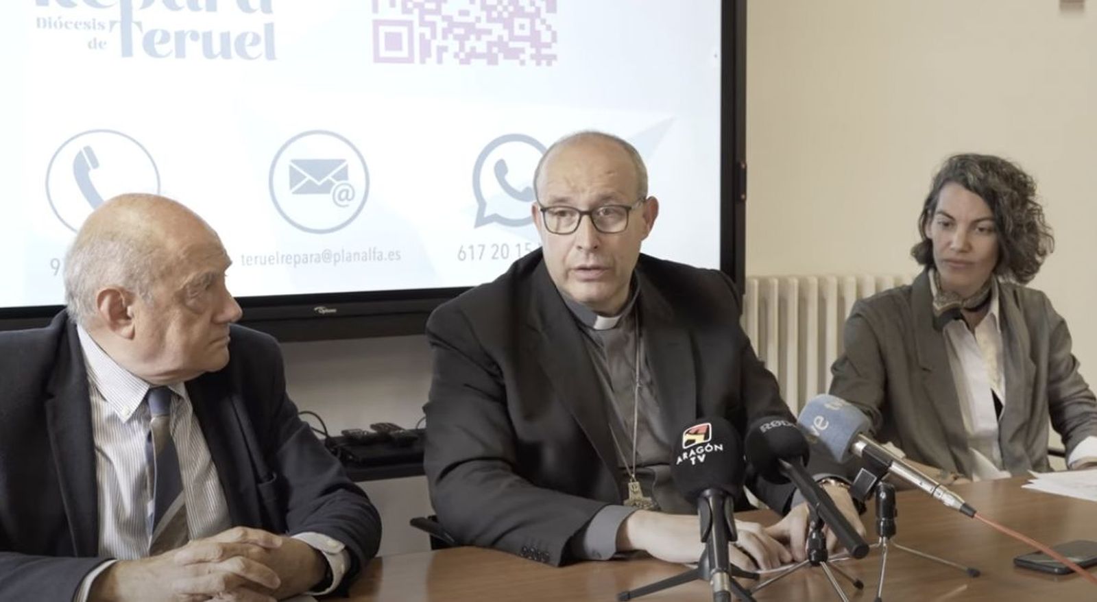 José Antonio Satué, con Miguel García-Baró y Lidia Troya