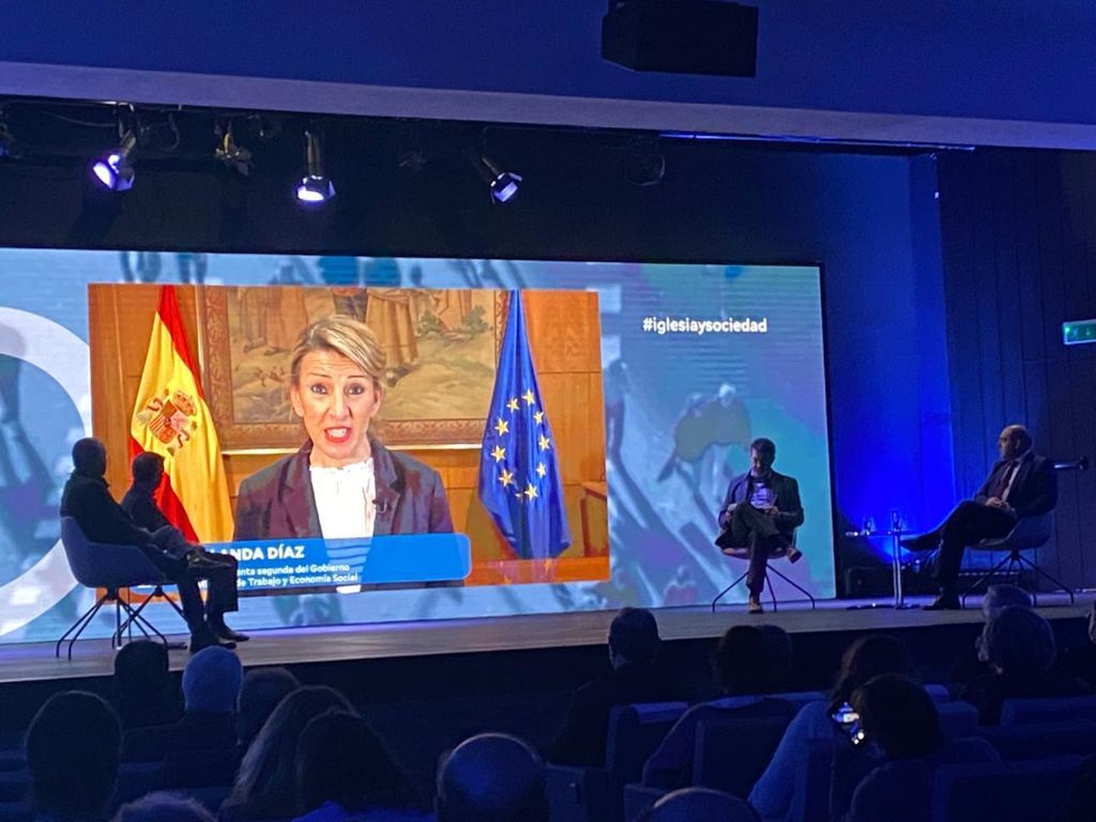 Yolanda Díaz: "Necesitamos más que nunca espacios para el debate, para reforzar nuestra democracia"