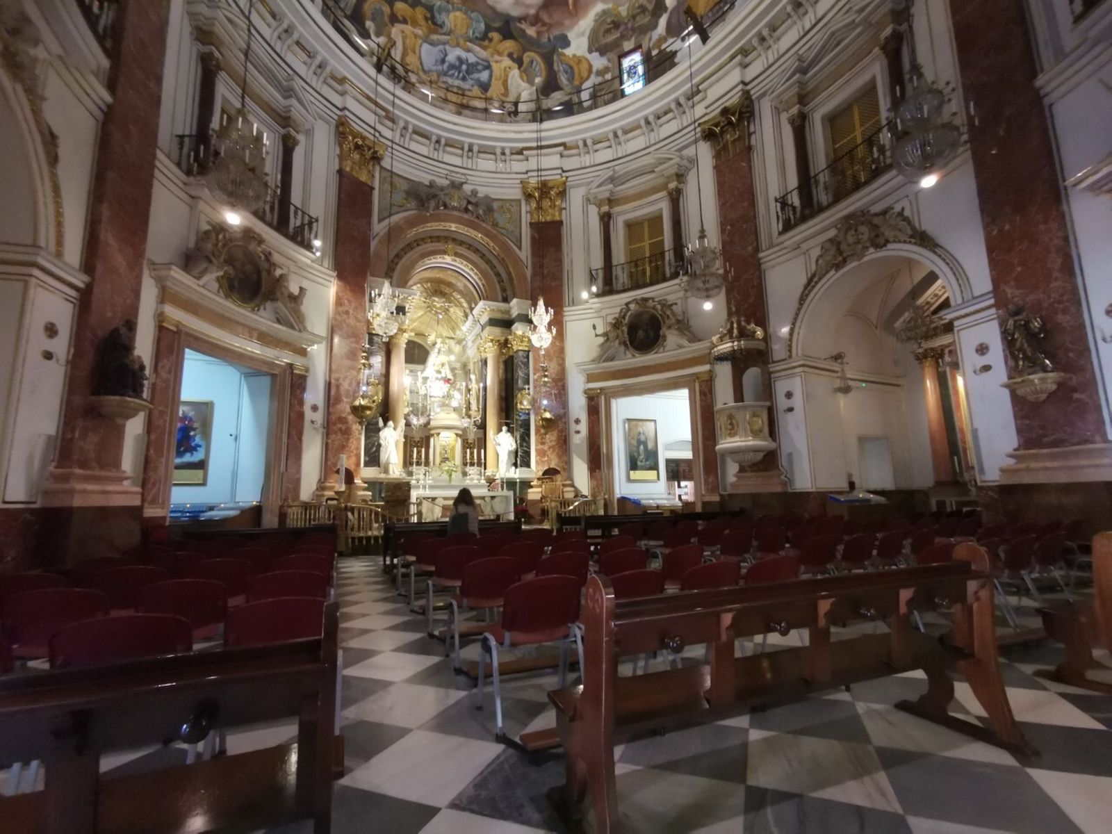 La Basílica de la Virgen, abierta por pandemia