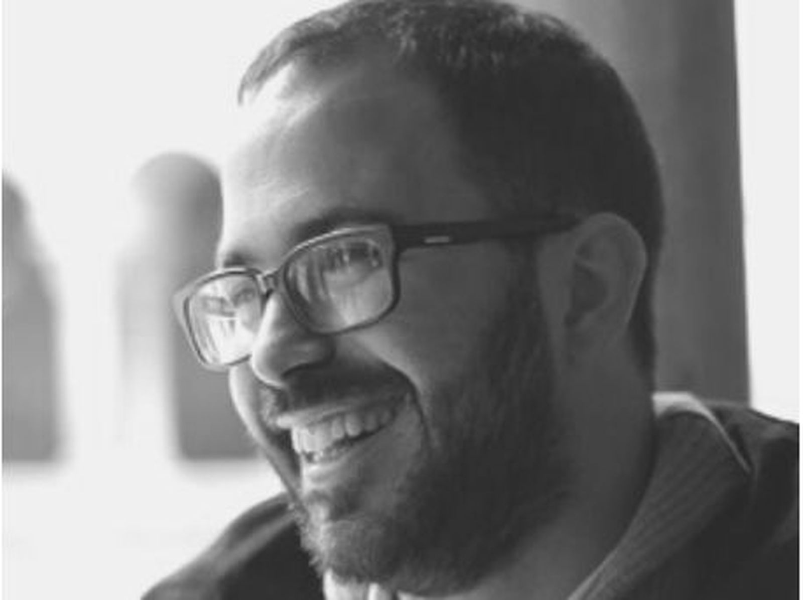 El diácono Nubar Hamparzoumian