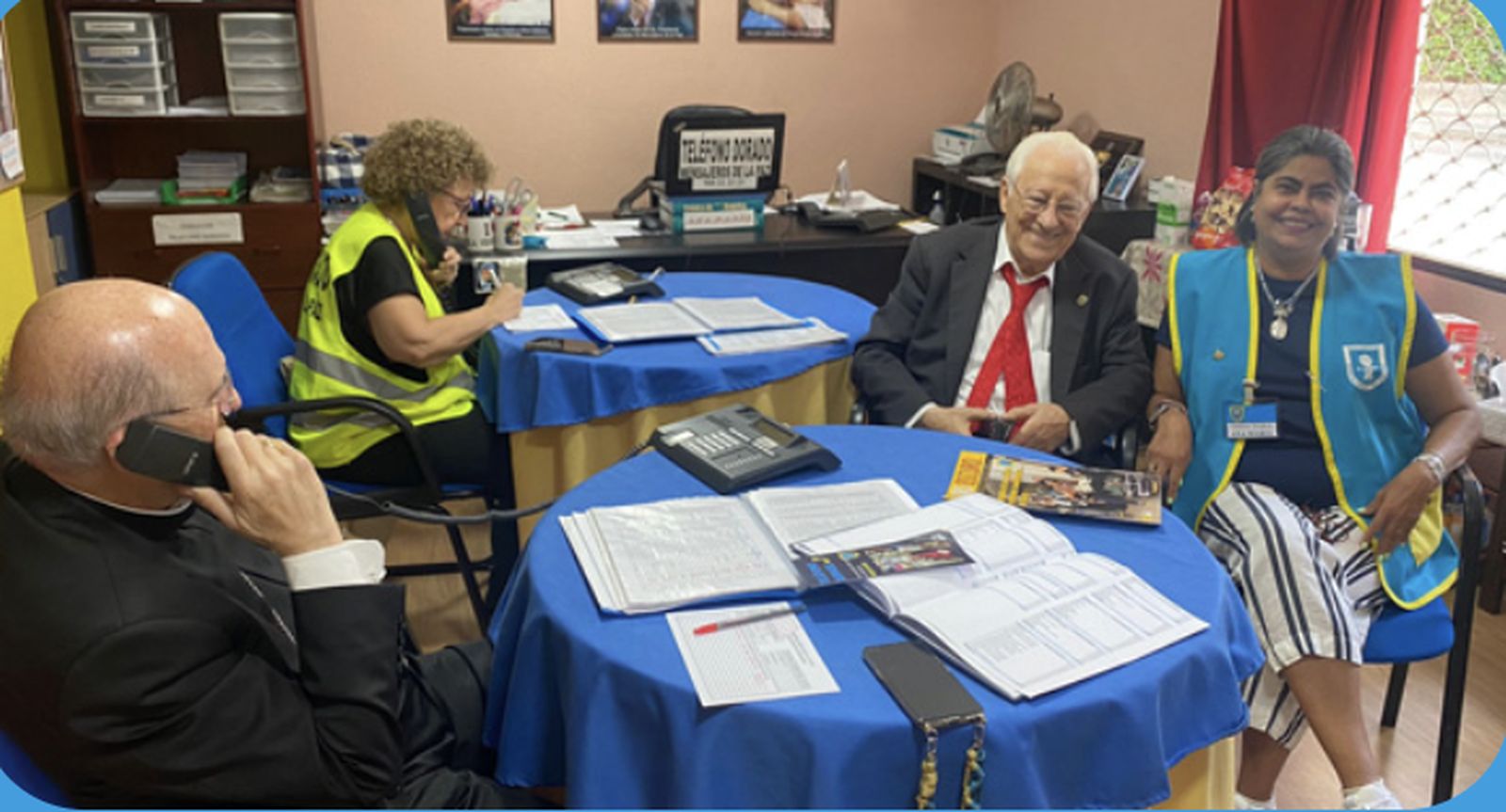 Padre Ángel en el Teléfono Dorado