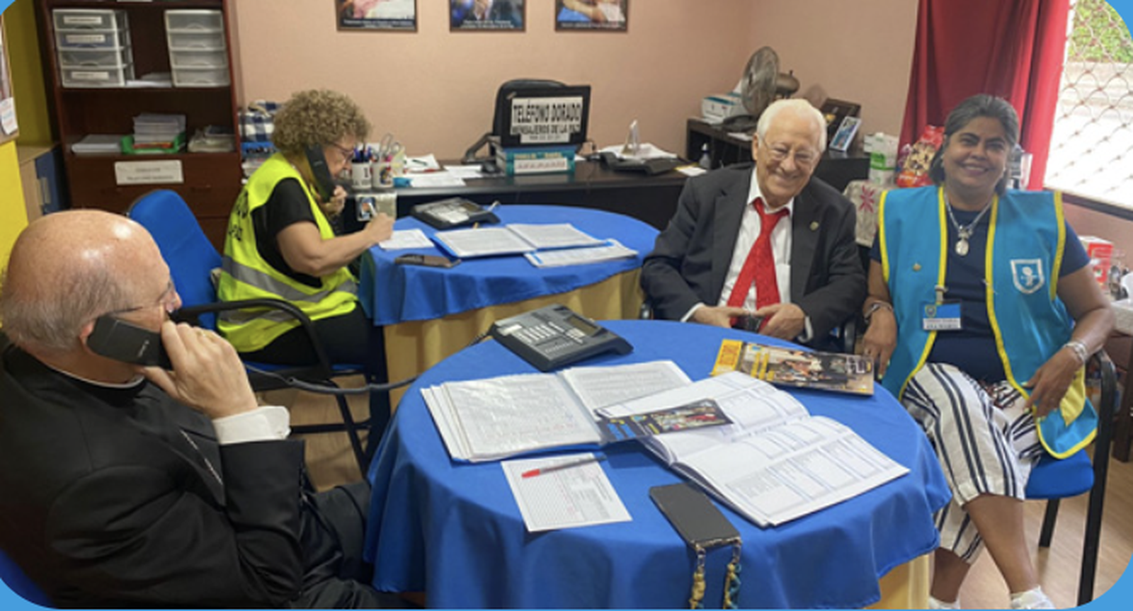 Padre Ángel en el Teléfono Dorado