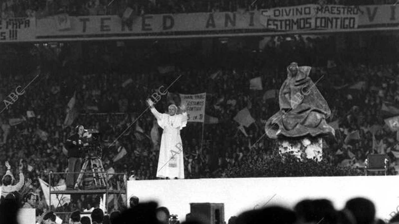 Encuentro con los jóvenes en el Santiago Bernabeu