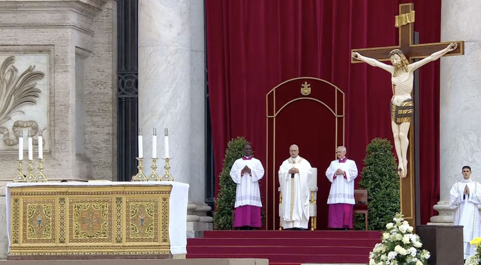 El Papa en corpus en San Juan de Letrán