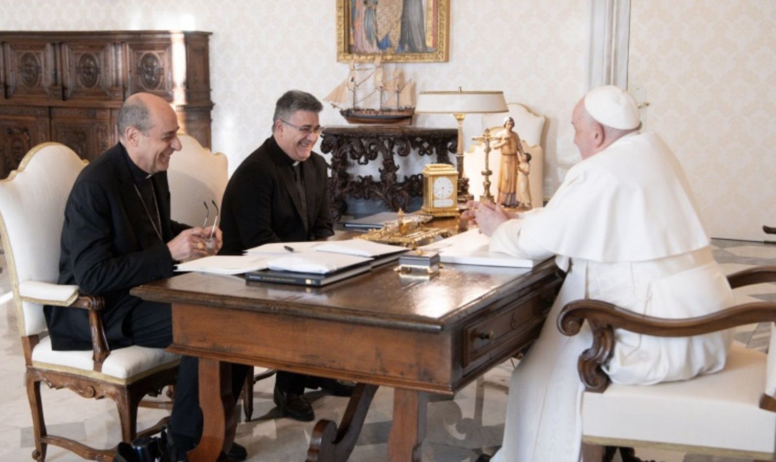 El Papa recibe a Fernández y al secretario del dicasterio