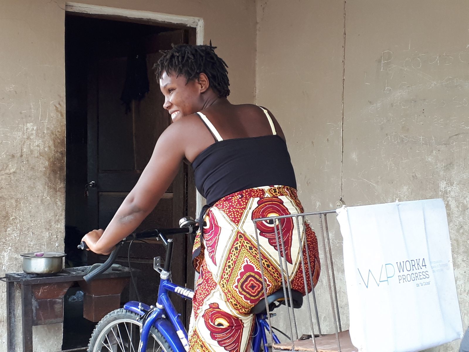 La Fundación ”la Caixa” apoya por la cooperación internacional.