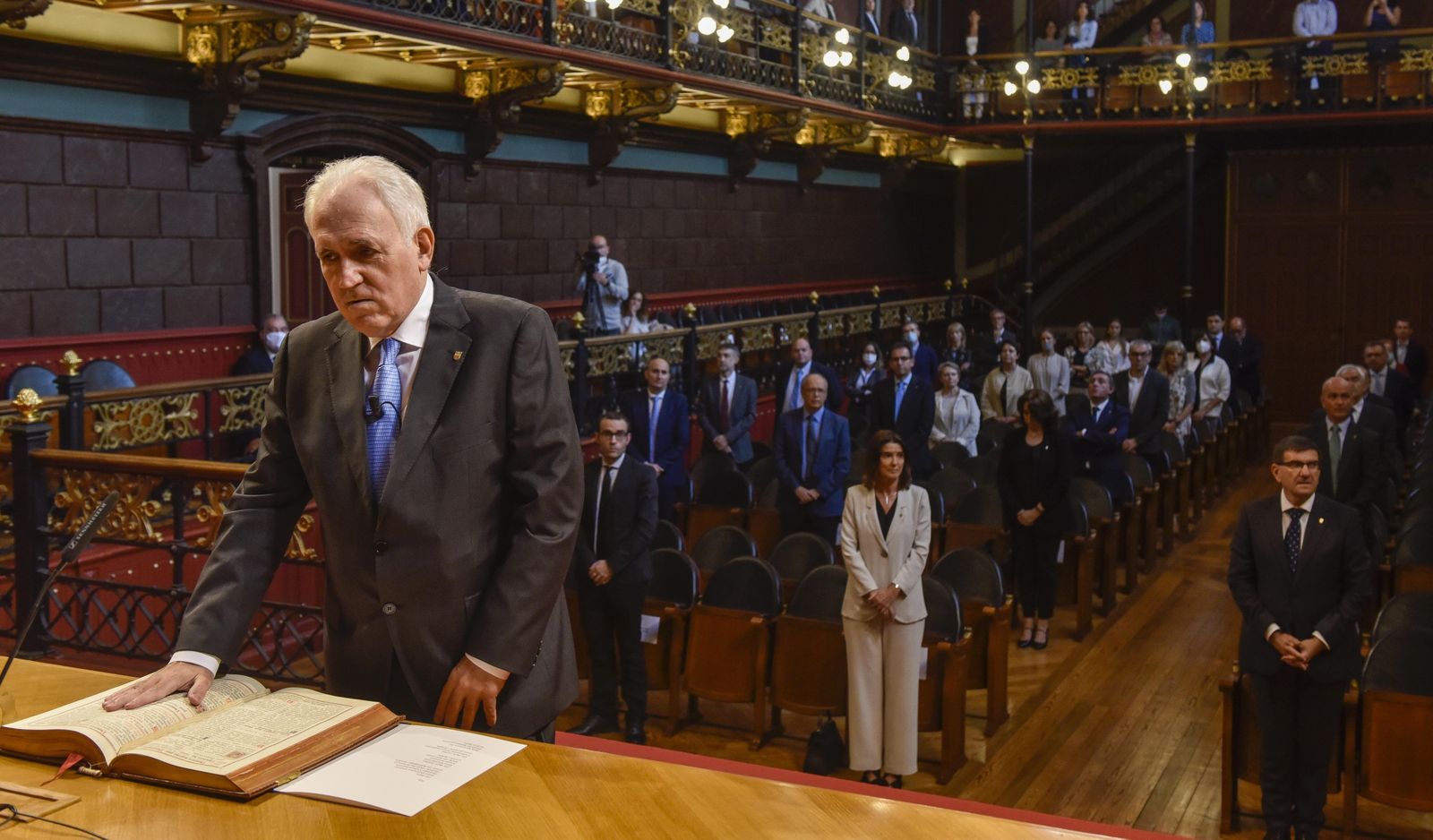 El rector, José María Guibert