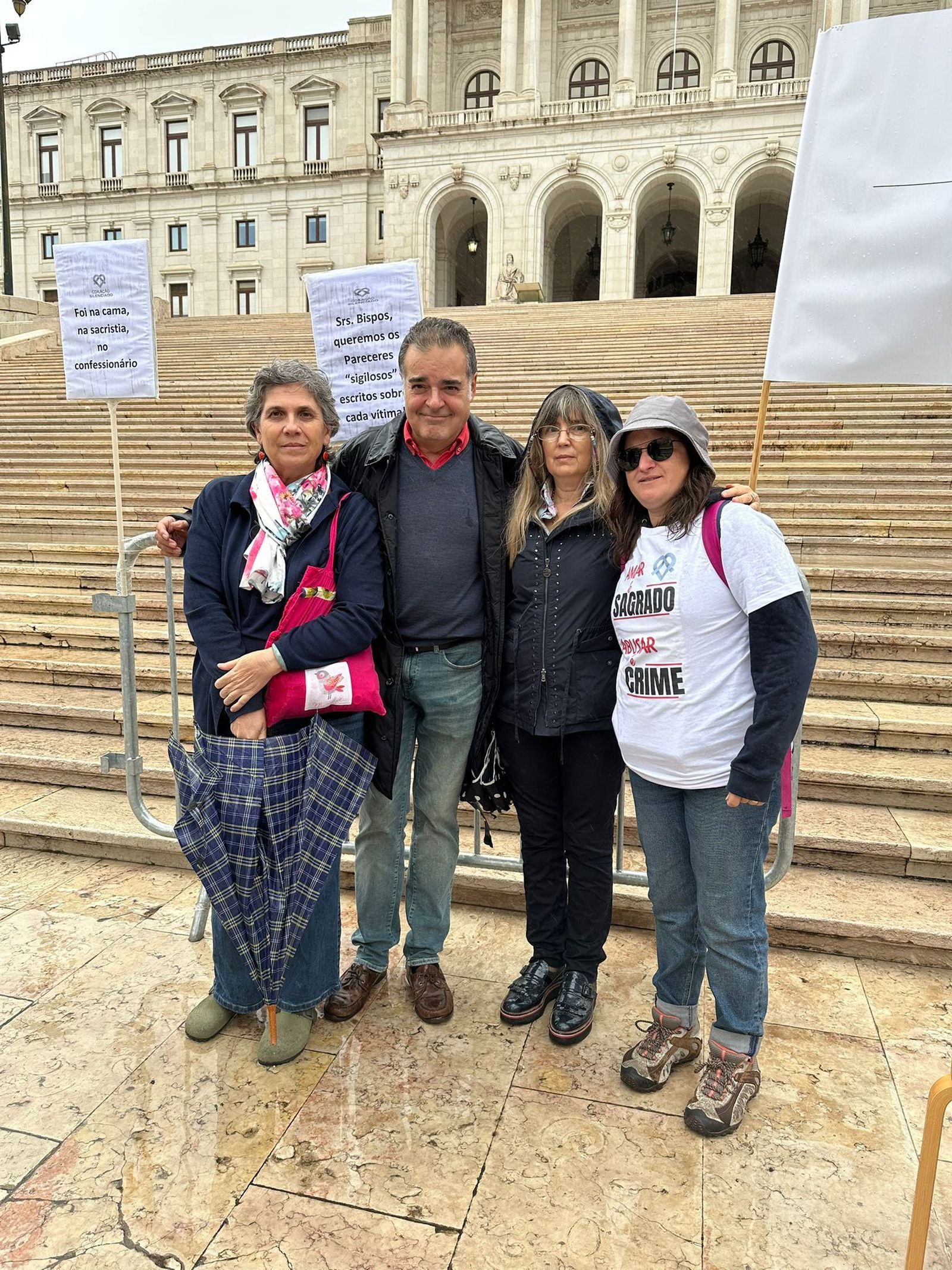 Algunas de las víctimas concentradas