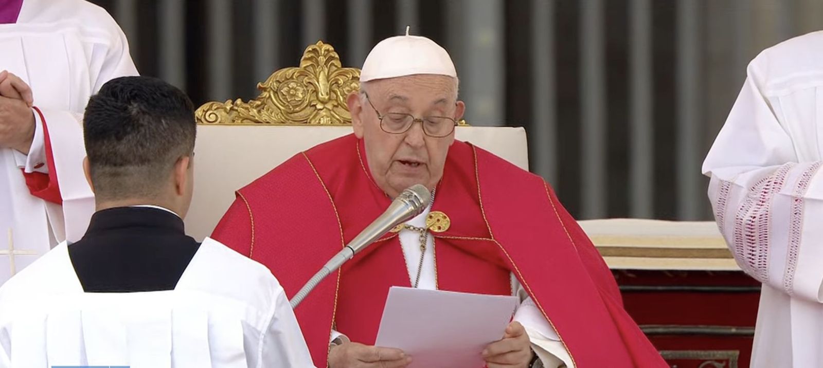 Francisco, durante el rezo del Angelus