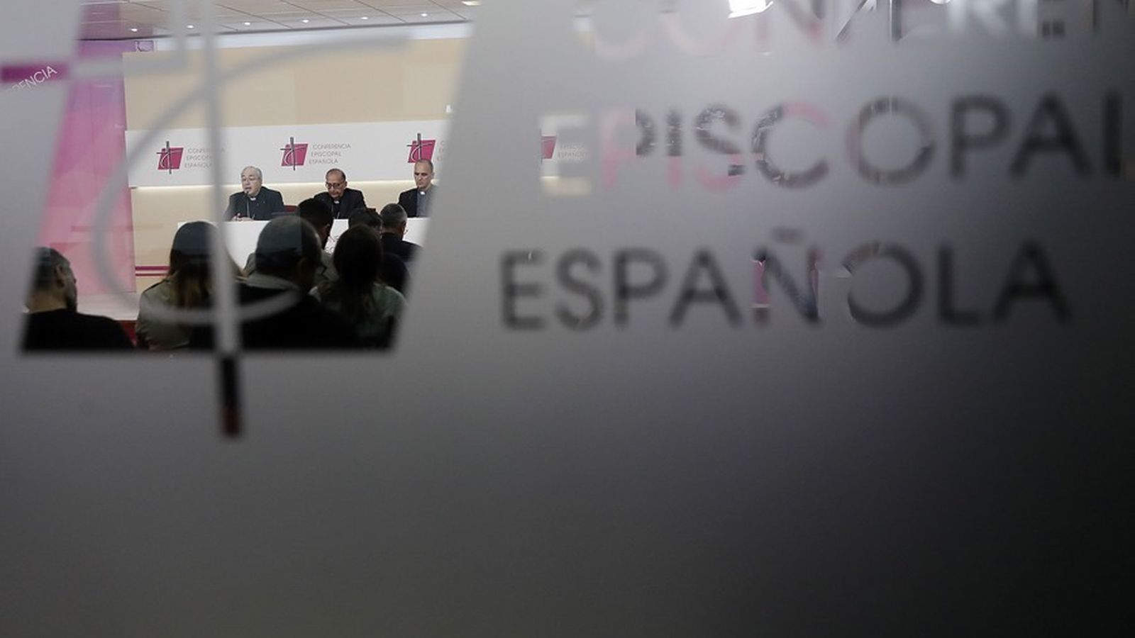 Rueda de prensa en Añastro, sede de la CEE