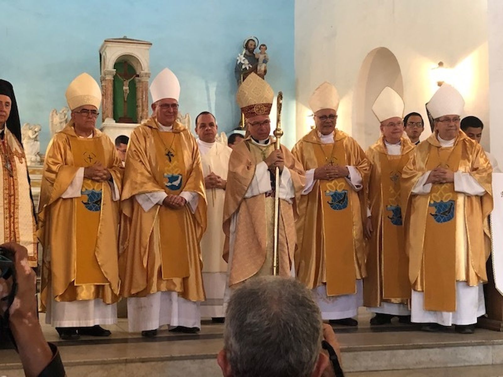 Barreto, con los obispos que lo acompañaron
