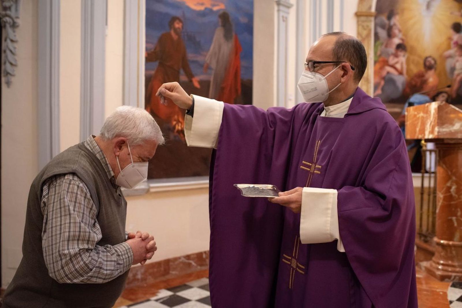 Rito de la ceniza adaptado a la pandemia