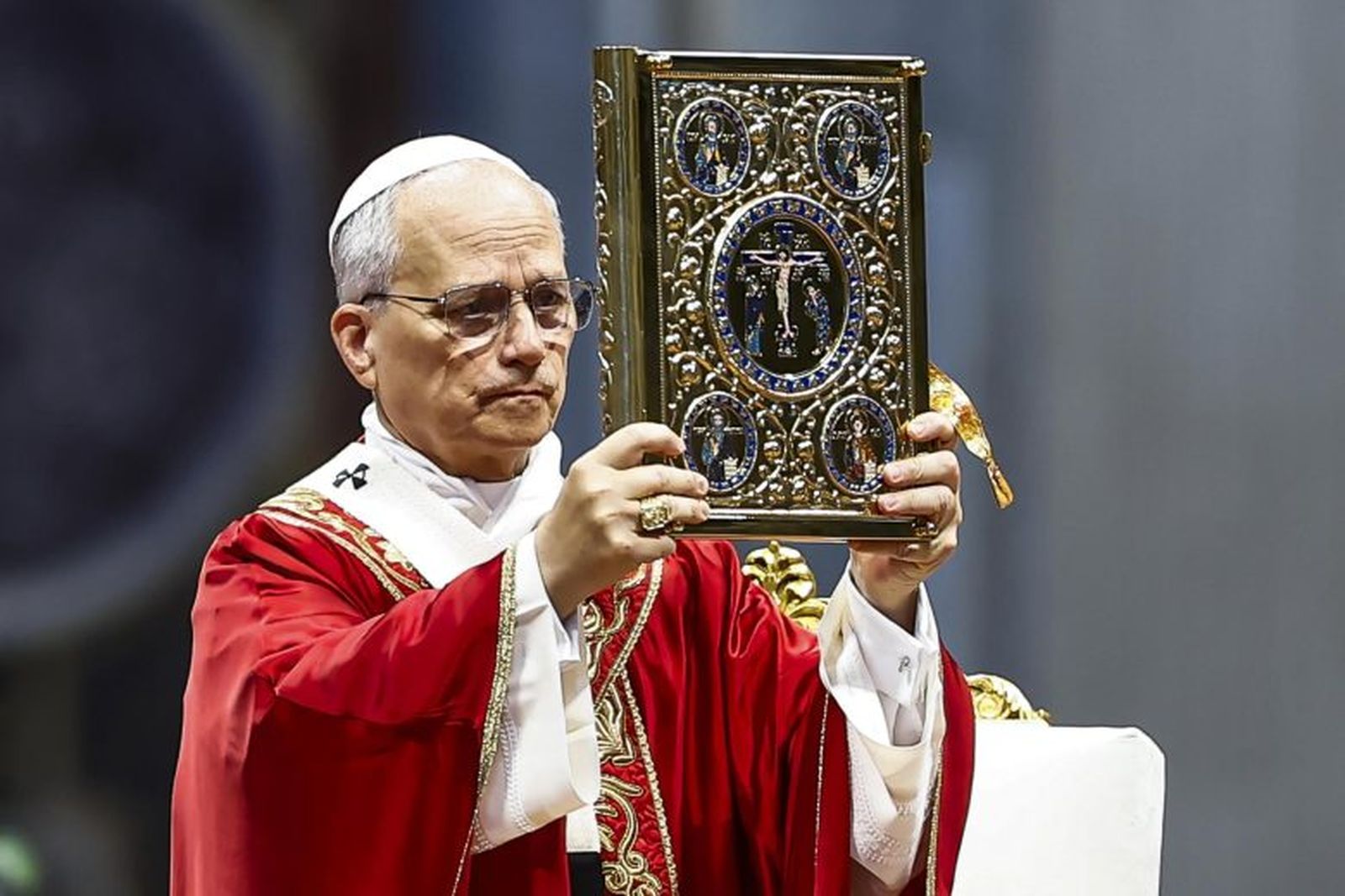 El Papa, con el evangelio