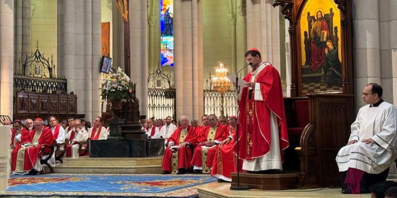 Cobo preside la misa de apertura de curso