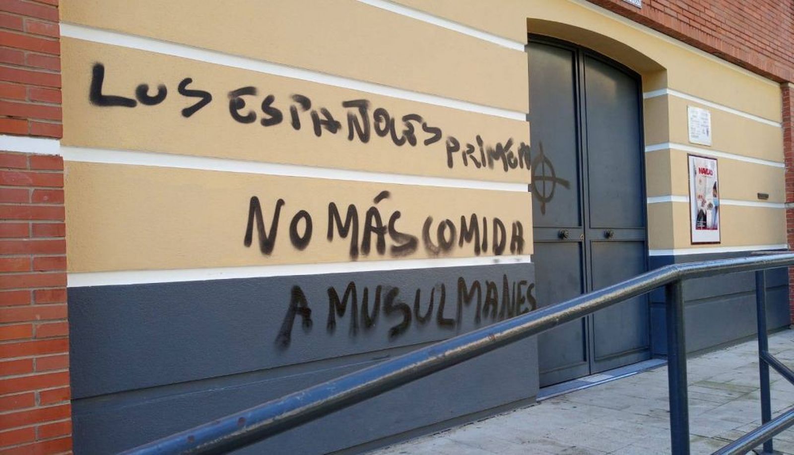 Pintadas en una parroquia de Sevilla