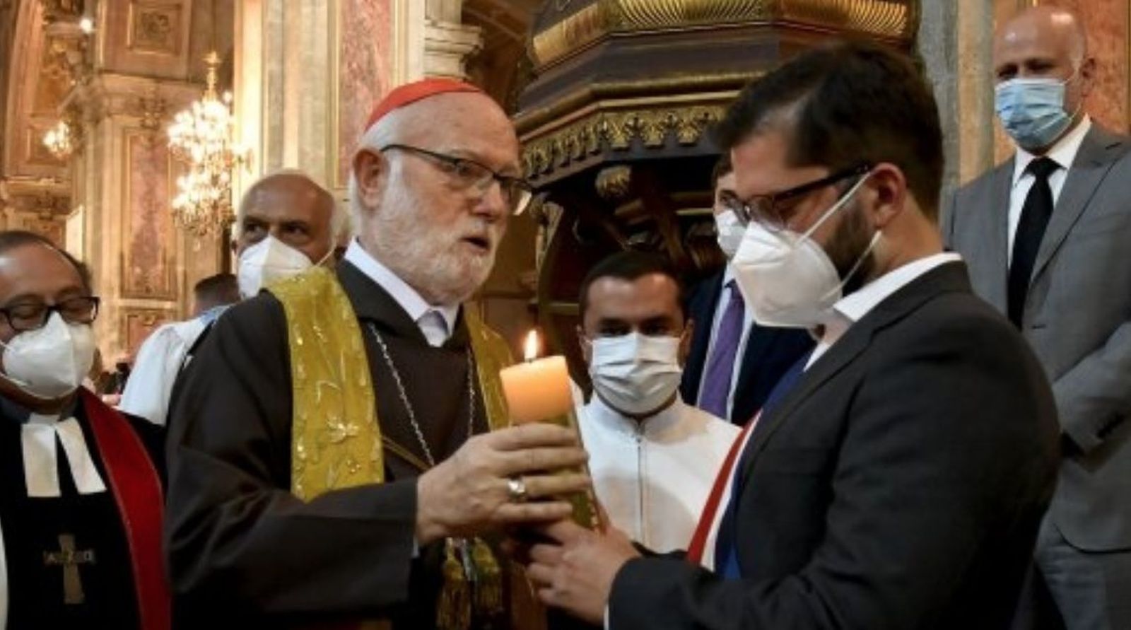 Cardenal Aós y presidente Boric