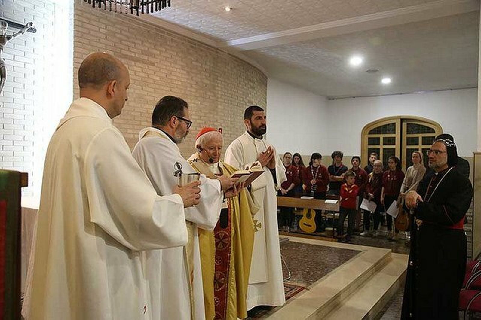 El cardenal Cañizares, en la nueva parroquia árabe de Valencia
