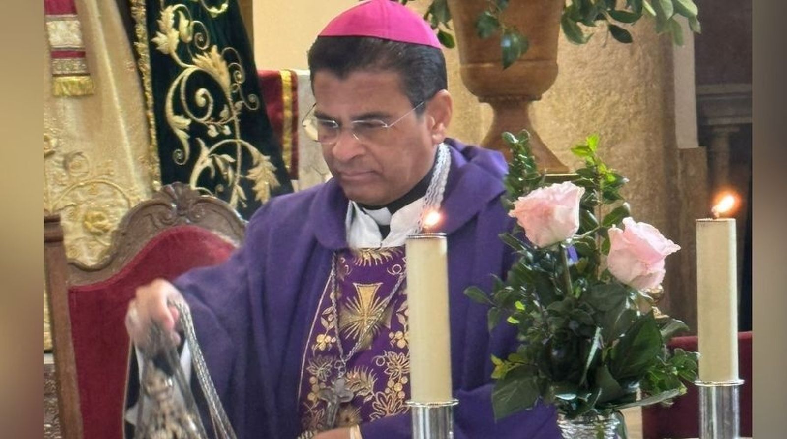 Rolando Álvarez en la  parroquia de Puebla de Los Infantes