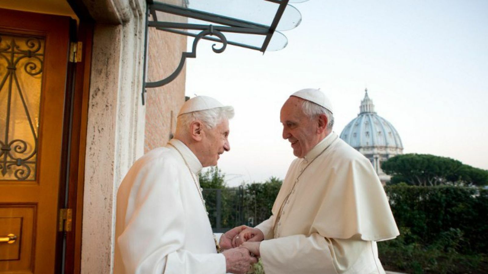 Benedicto XVI, con Francisco