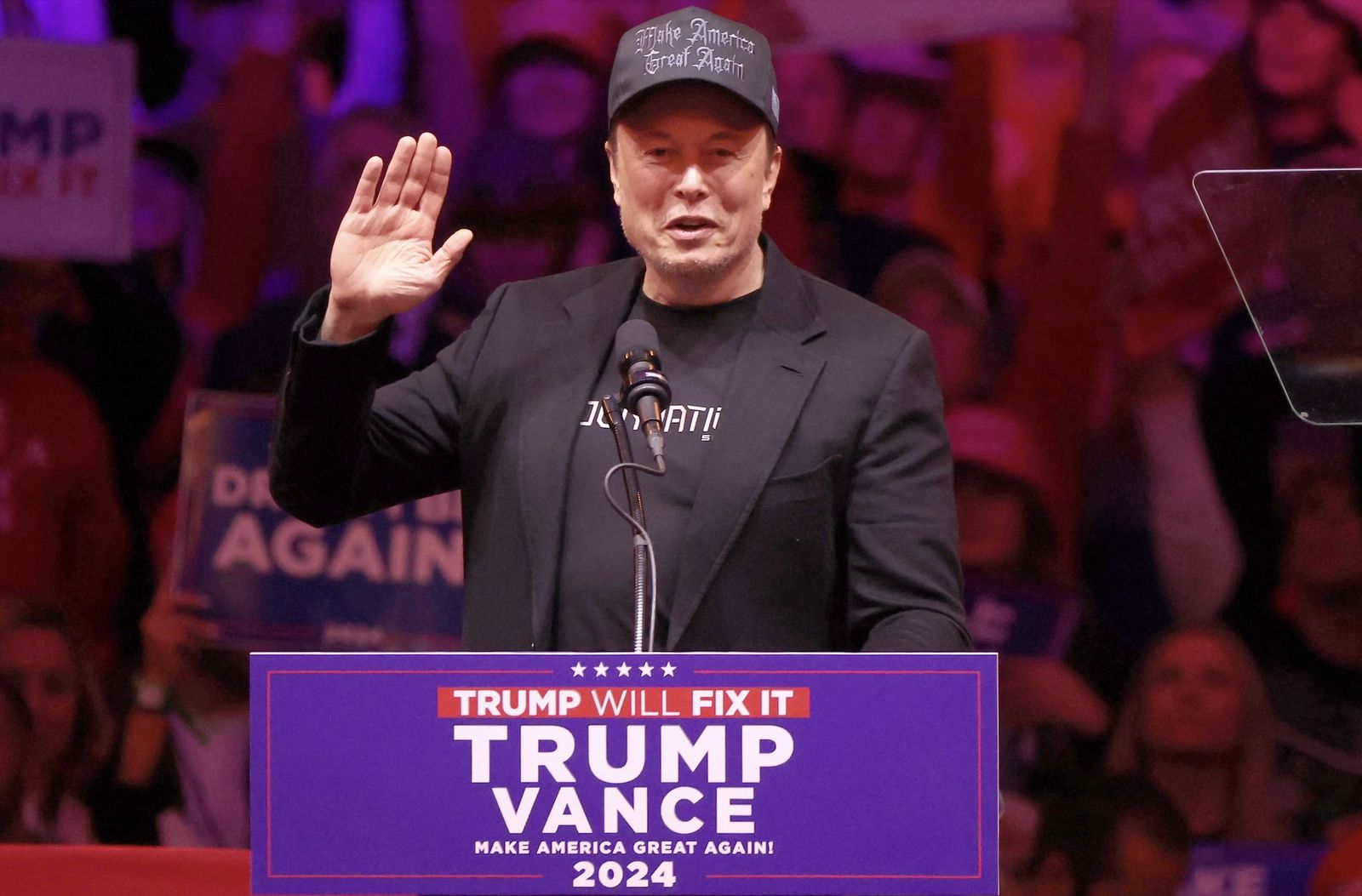 Elon Musk en un mitin de Donald Trump