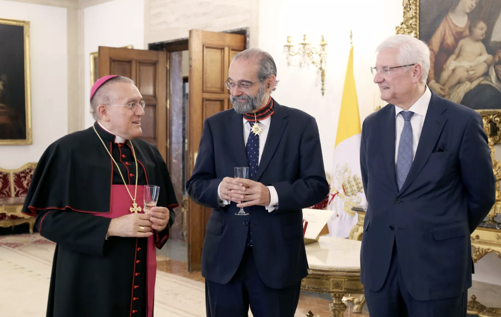 El Nuncio, Bullón de Mendoza y Massip