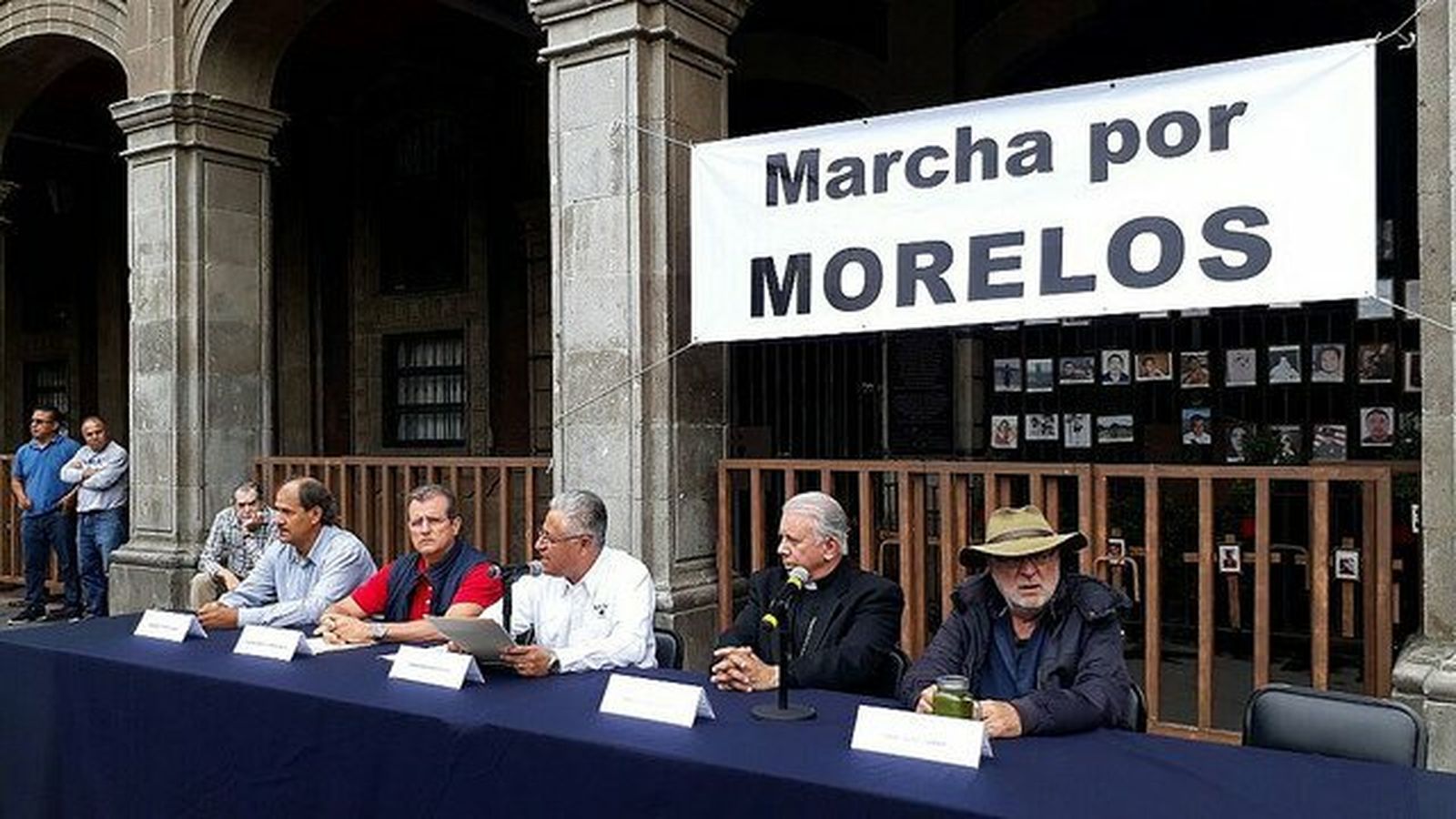 El obispo, en la Marcha por Morelos